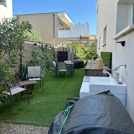 Habitación en casa particular Les Du Xv Agde